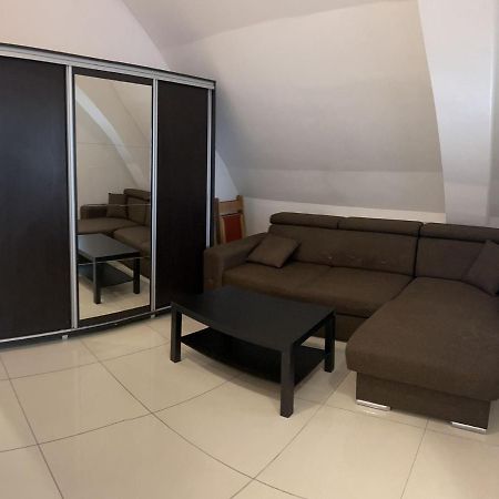 Chez Ana Apartment Otopeni Luaran gambar