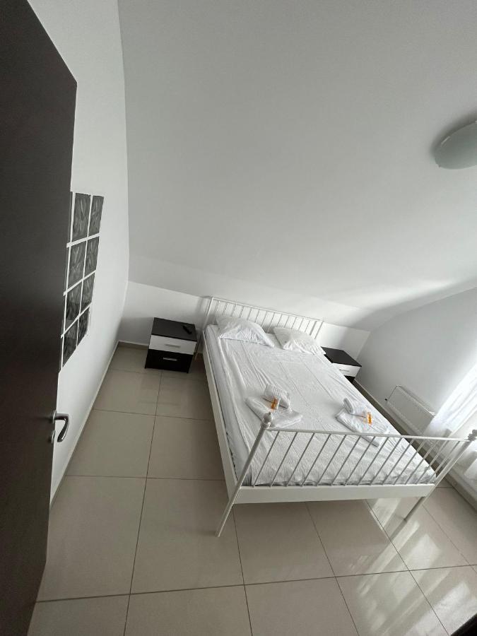 Chez Ana Apartment Otopeni Luaran gambar