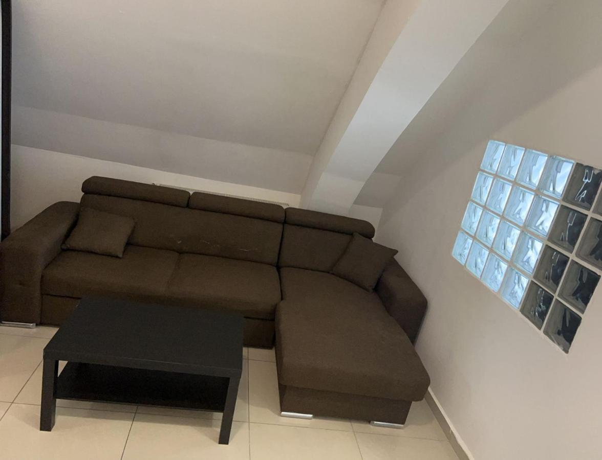 Chez Ana Apartment Otopeni Luaran gambar